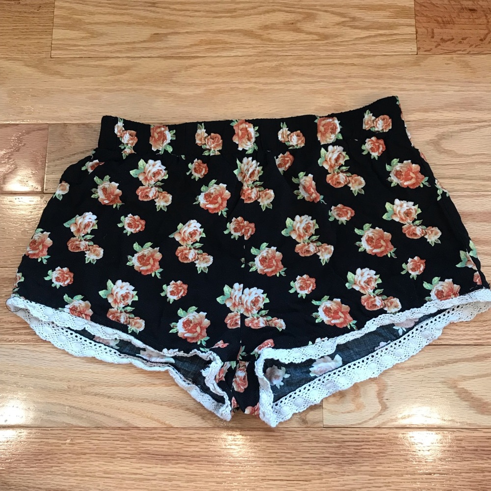 FOREVER 21 FLORAL SHORTS